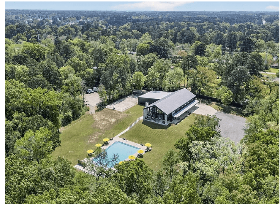 Modern Barn Metal Roof — Galvalume Standing Seam Matte Black